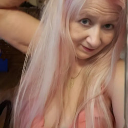 Pic #2 Sexy GILF
