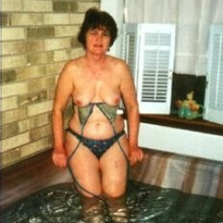 Pic #2 Hot tub