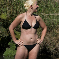 Pic #2 She lost a bet - Blonde, Mature, Mature Ass, Medium Tits, Milf, Voyeur