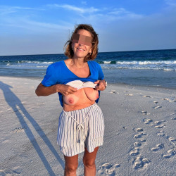 Pic #5 Flashing, Peeing and Sex at the beach.