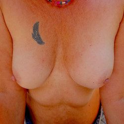 Medium tits of my wife - Isidoro