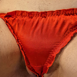 Pic #4 Sexy mature wife is really horny