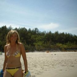 Pic #5 Weronika on the beach