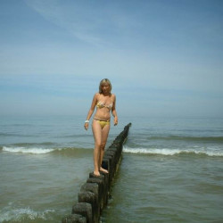Pic #7 Weronika on the beach