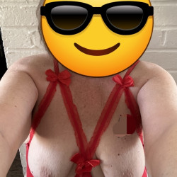Pic #5 66 year old Gilf boobs