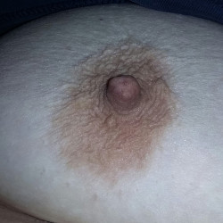 Pic #3 My wife Donna Pennells tits