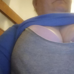 Flash tits