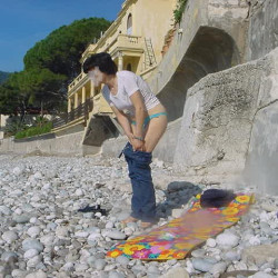 Sur la plage de Beaulieu