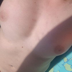 Pic #3 Show tits outside