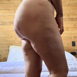 Pic #4 Horney Colombian wife