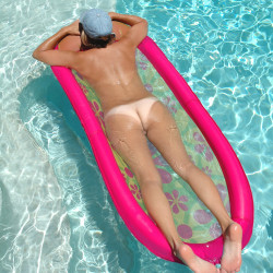 Pic #6 House Sitting in Swimming Pool