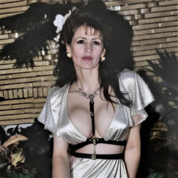 Pic #3 Brunette Milf Mehri
