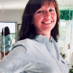 Pic #4 Is my wife a hottie?