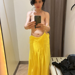 Pic #5 in a changing room