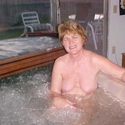 Pic #5 Bikini in Hottub