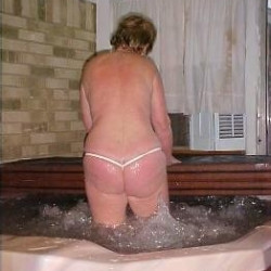 Pic #7 Bikini in Hottub